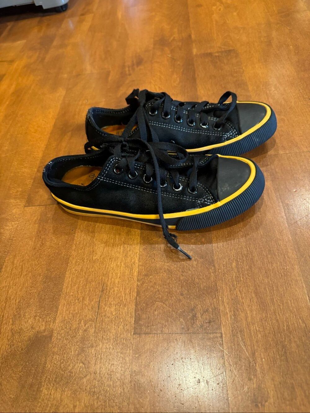 Harley-Davidson Women’s Black Yellow Low Top Sneakers Size 7.5 M 98696